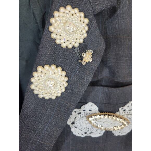 Shabby Chic HOBO Boho Gray Two-Button Patched Crochet Brooch Jacket Women's 45" - Picture 9 of 16
